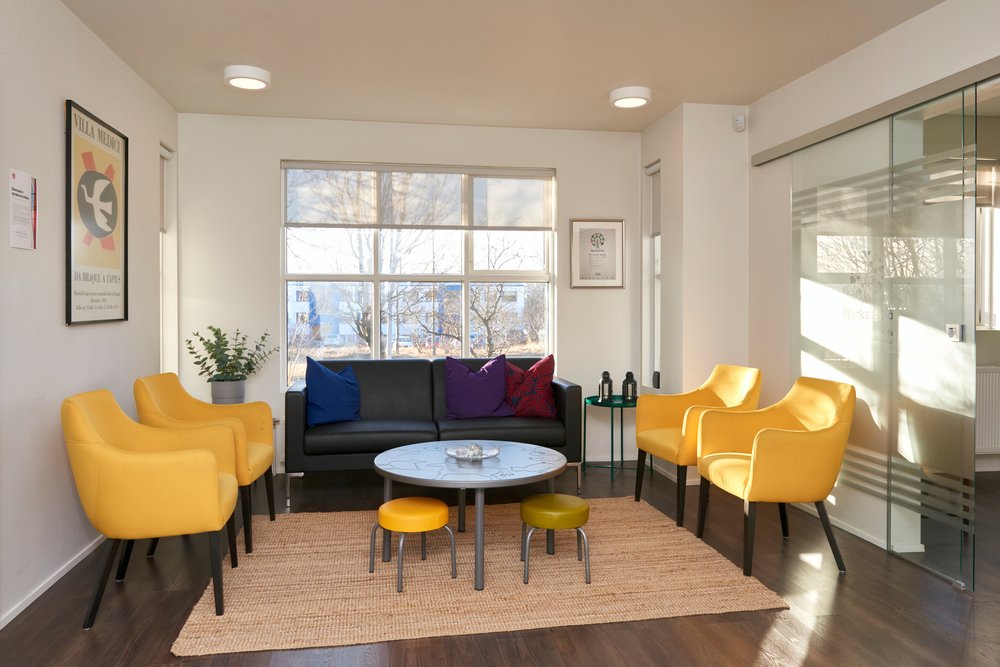 Bjarkahlid 21 03 01 29273+bi&eth;stofa